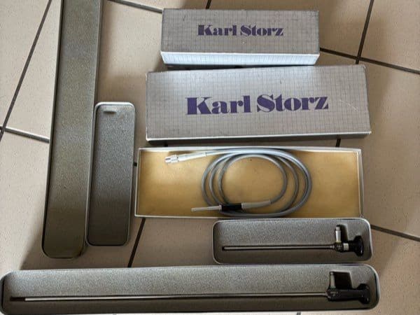 Lot 2 Endoscopes Karl Storz 10320 A 0° + 7200 C 70° + câble + boitiers origine