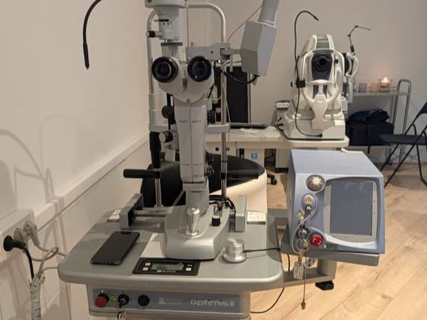 Laser ophtalmologique Quantel Optimis II + Vitra Multispot