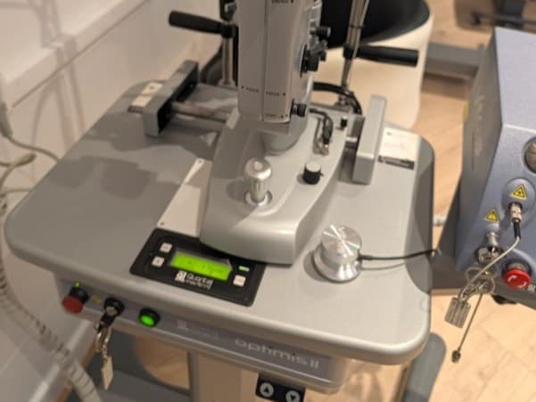 Laser ophtalmologique Quantel Optimis II + Vitra Multispot 2