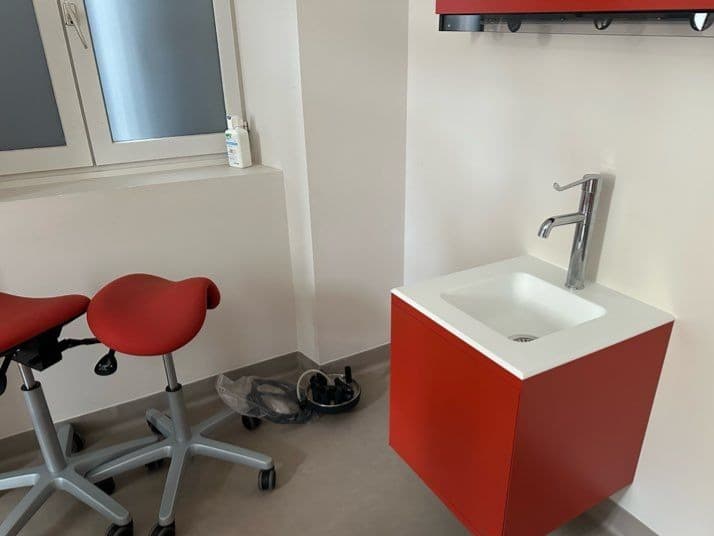 Fauteuil dentaire XO Flex 2022 avec écran et mobilier Dentalart complet 3